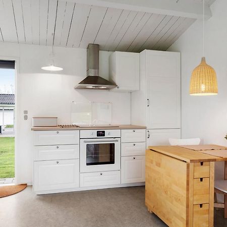 Remarkable 2-Bed Beach House Brenderup Exterior foto